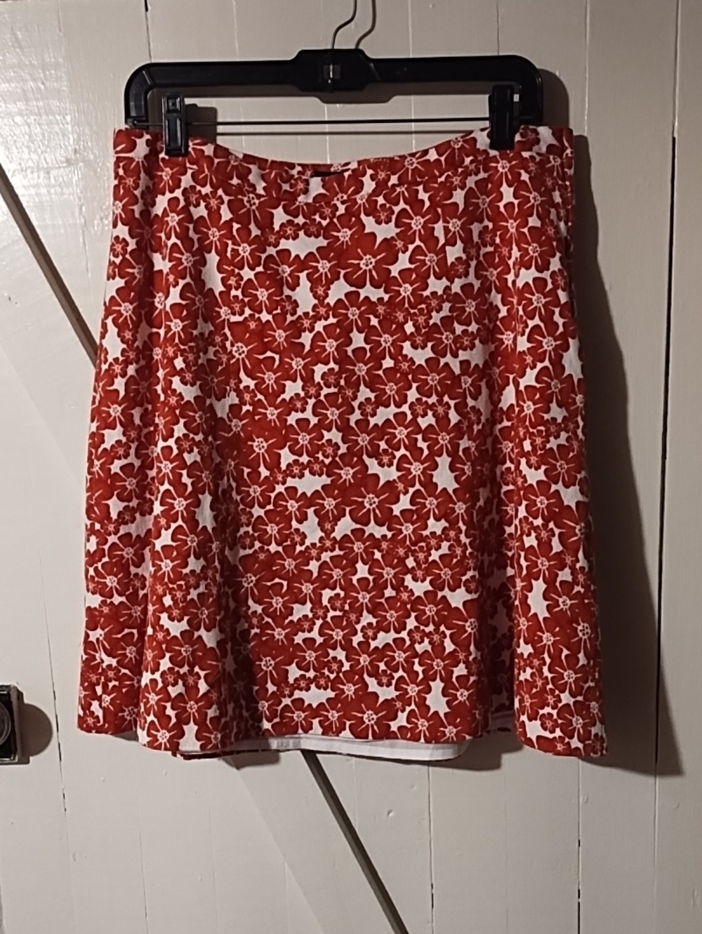 H&M Red and White Floral A-Line Skirt EUC Size 10.